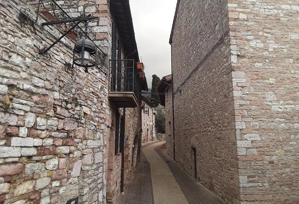 Vico Del Poeta-1